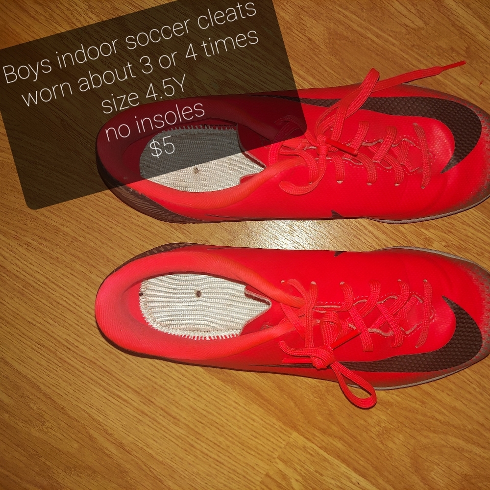 Boys Nike Indoor Soccer shoes